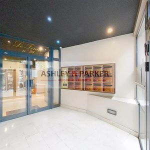 Property in Carre d'Or