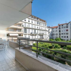 Property in Carre d'Or