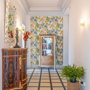 Property in Carre d'Or