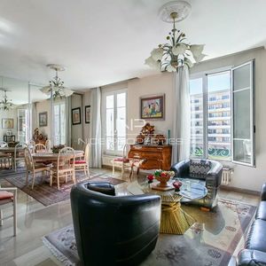 Property in Carre d'Or