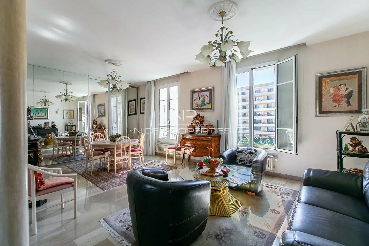 Property photo in Carre d'Or