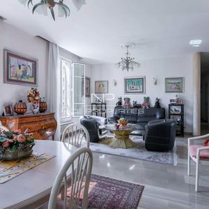 Property in Carre d'Or