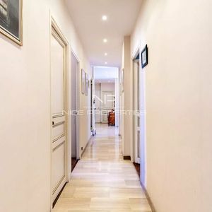 Property in Carre d'Or