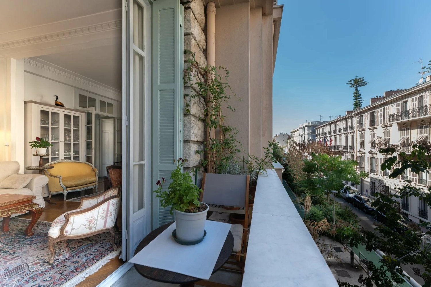 Property photo in Carre d'Or