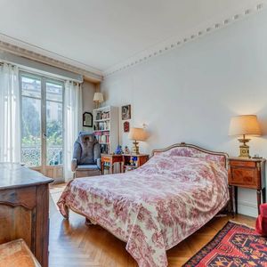 Property in Carre d'Or