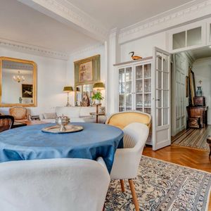 Property in Carre d'Or