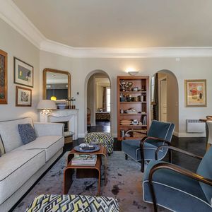 Property in Carre d'Or