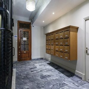 Property in Carre d'Or