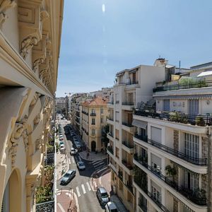 Property in Carre d'Or