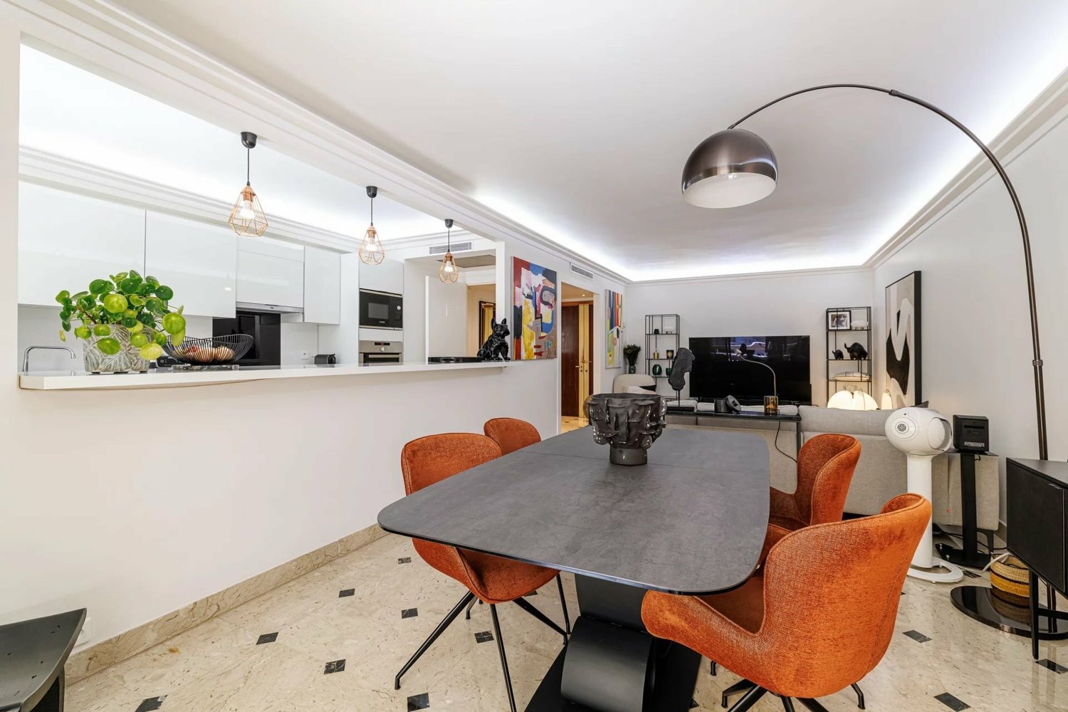 Property photo in Carre d'Or