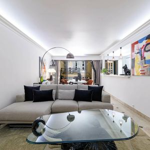 Property in Carre d'Or