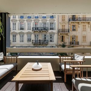 Property in Carre d'Or