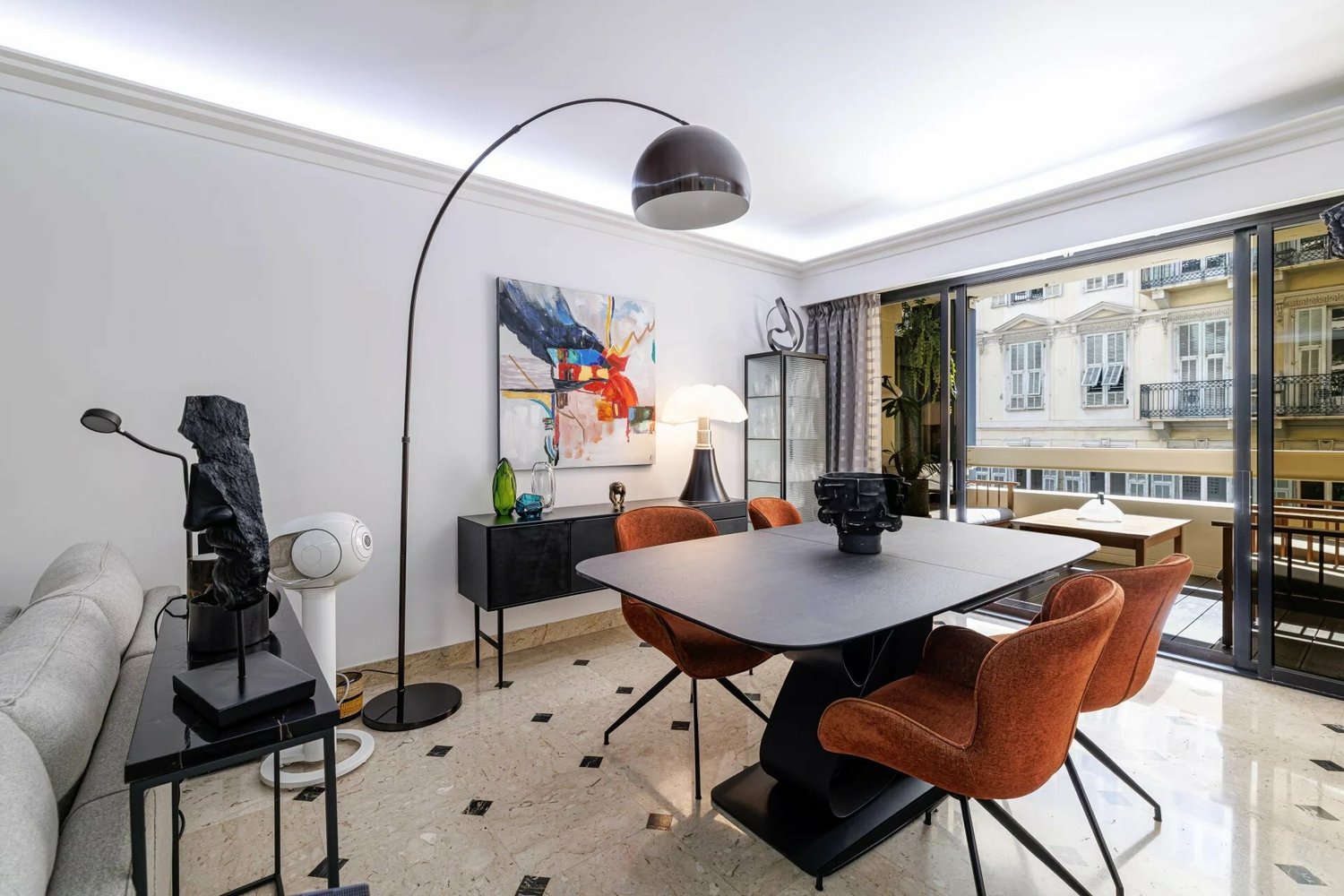 Property photo in Carre d'Or