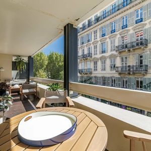 Property in Carre d'Or