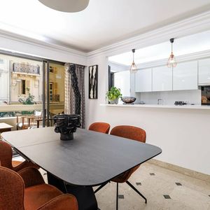 Property in Carre d'Or