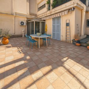 Property in Carre d'Or