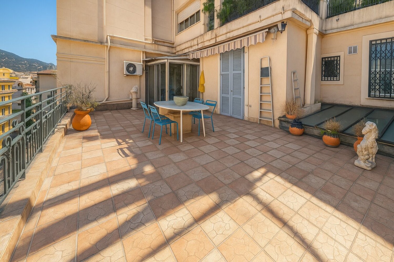 Property photo in Carre d'Or