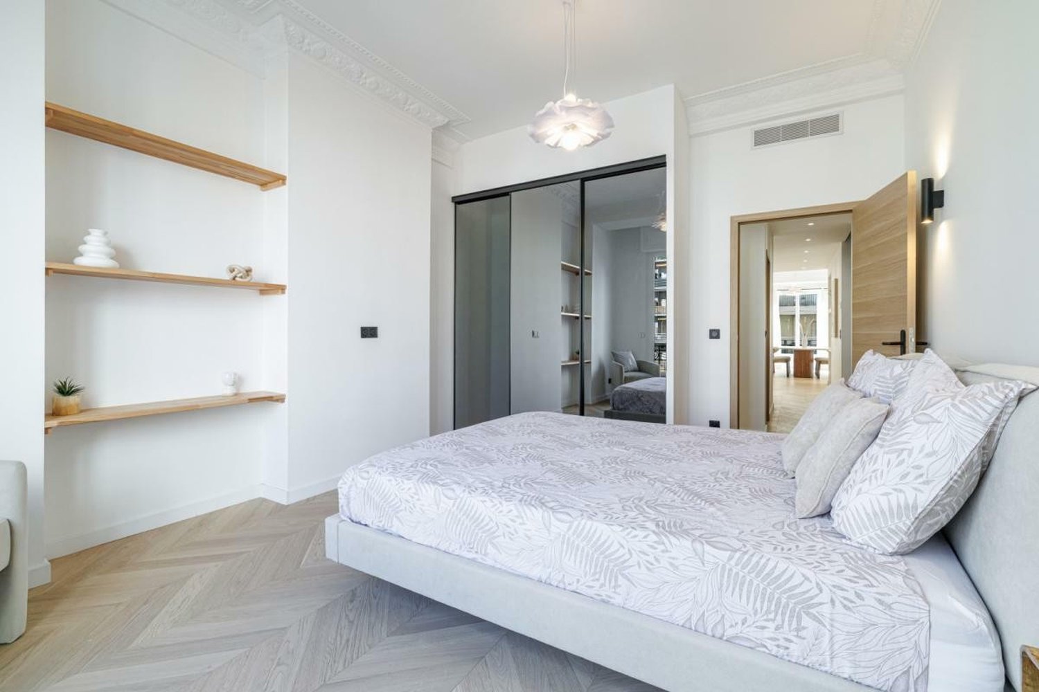 Property photo in Carre d'Or