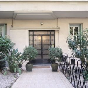 Property in Carre d'Or