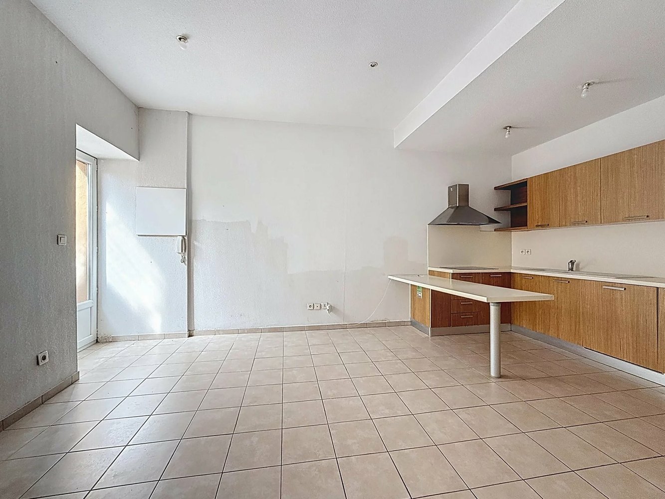 Property photo in Port