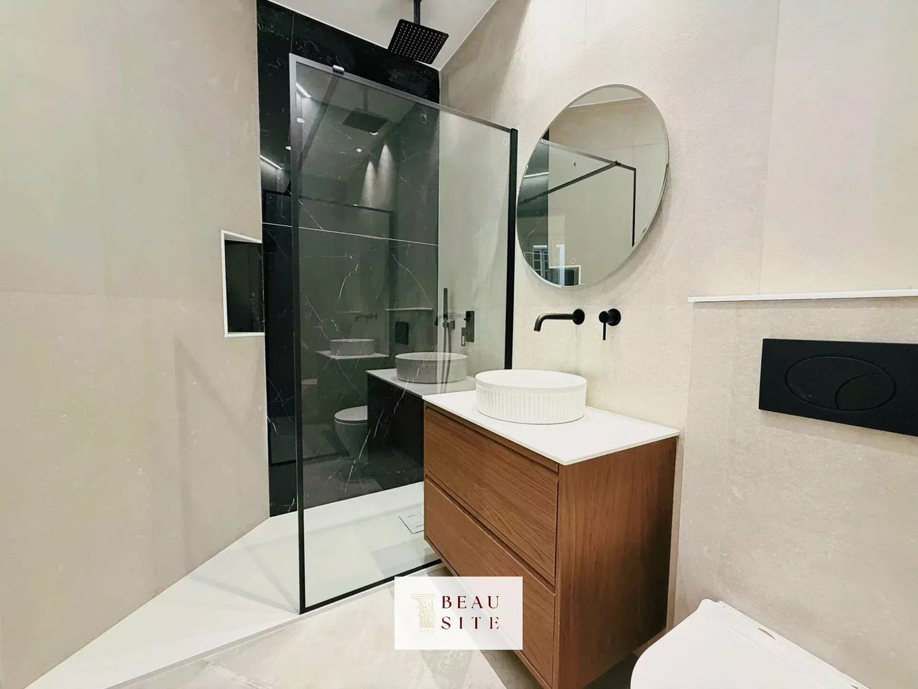 Property photo in Port