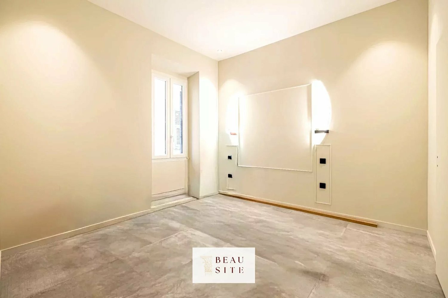 Property photo in Port