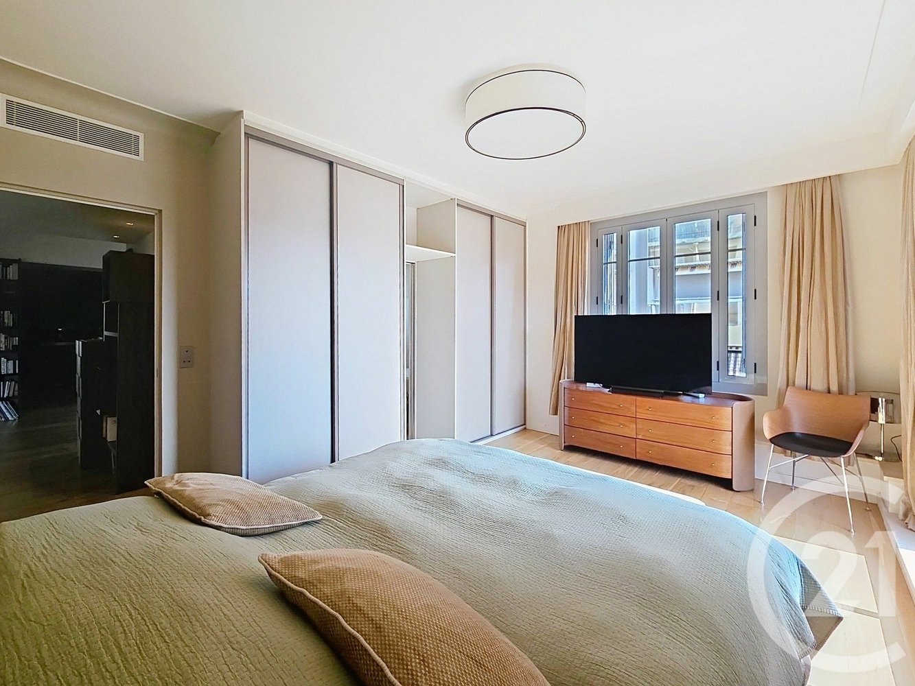 Property photo in Carre d'Argent