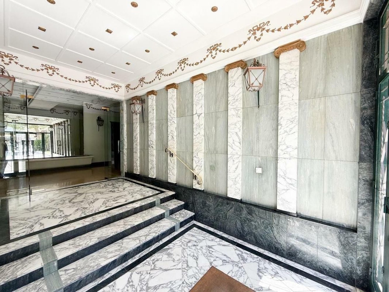 Property photo in Carre d'Argent