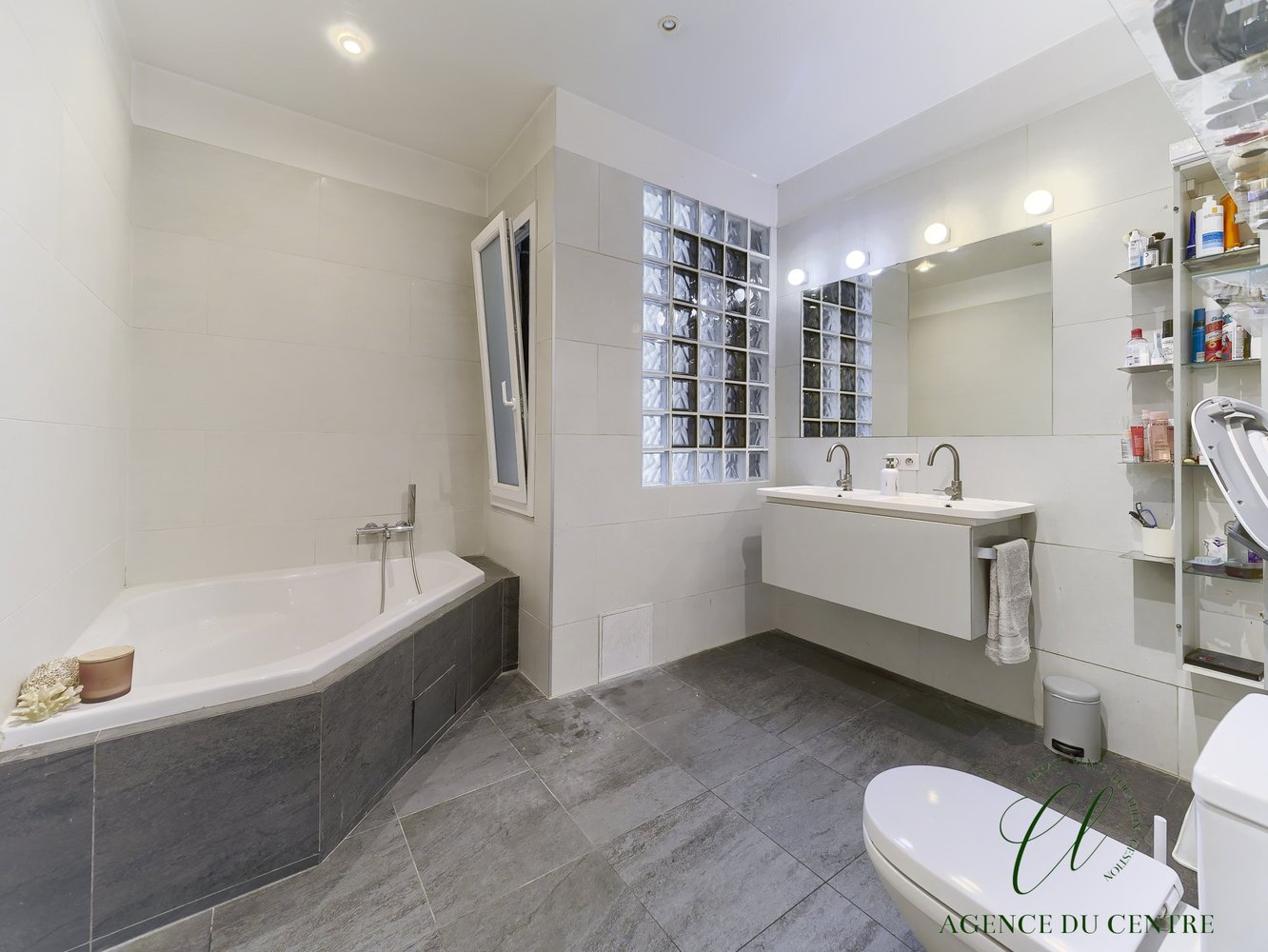 Property photo in Carre d'Argent