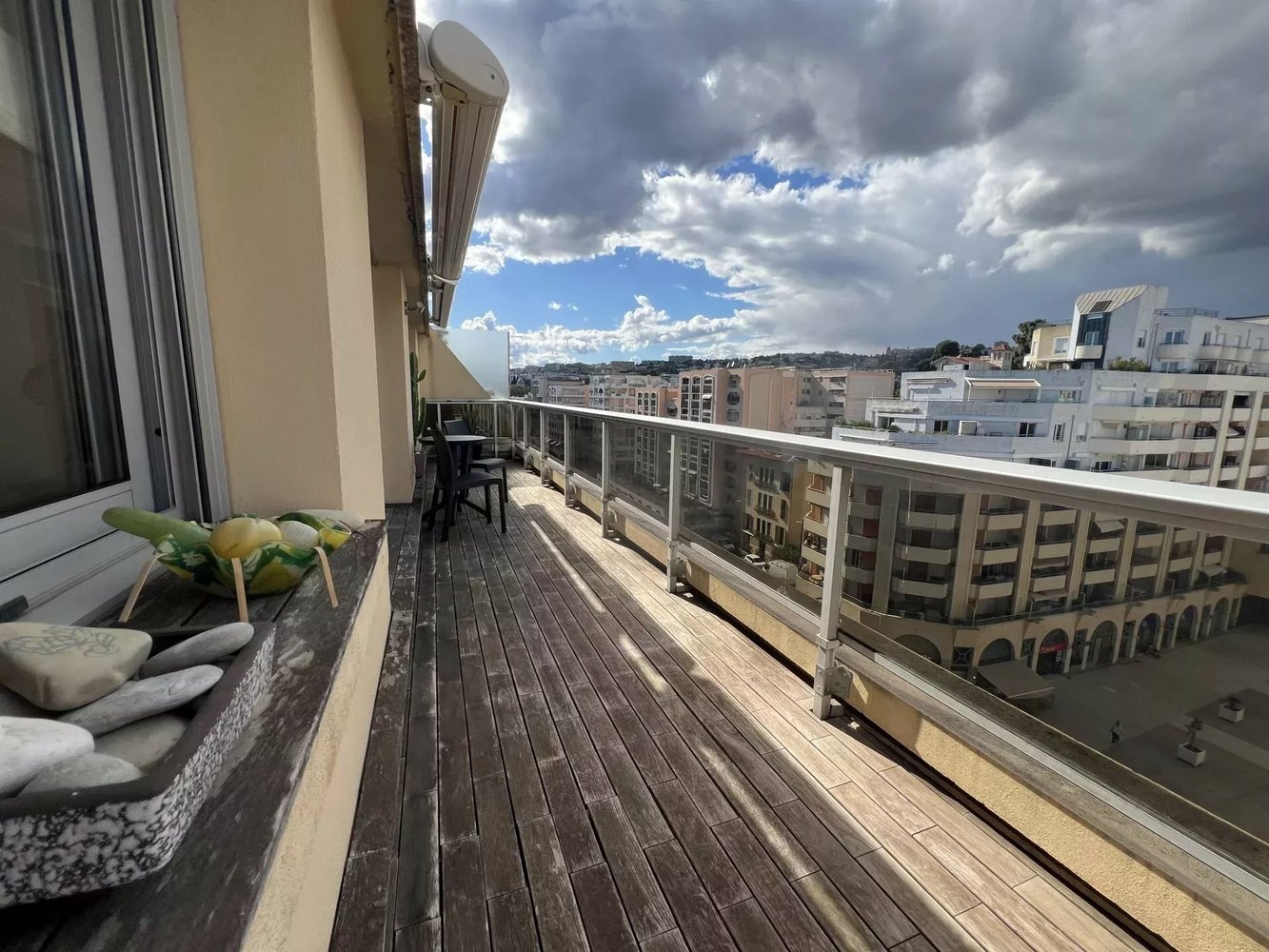 Property photo in Carre d'Or