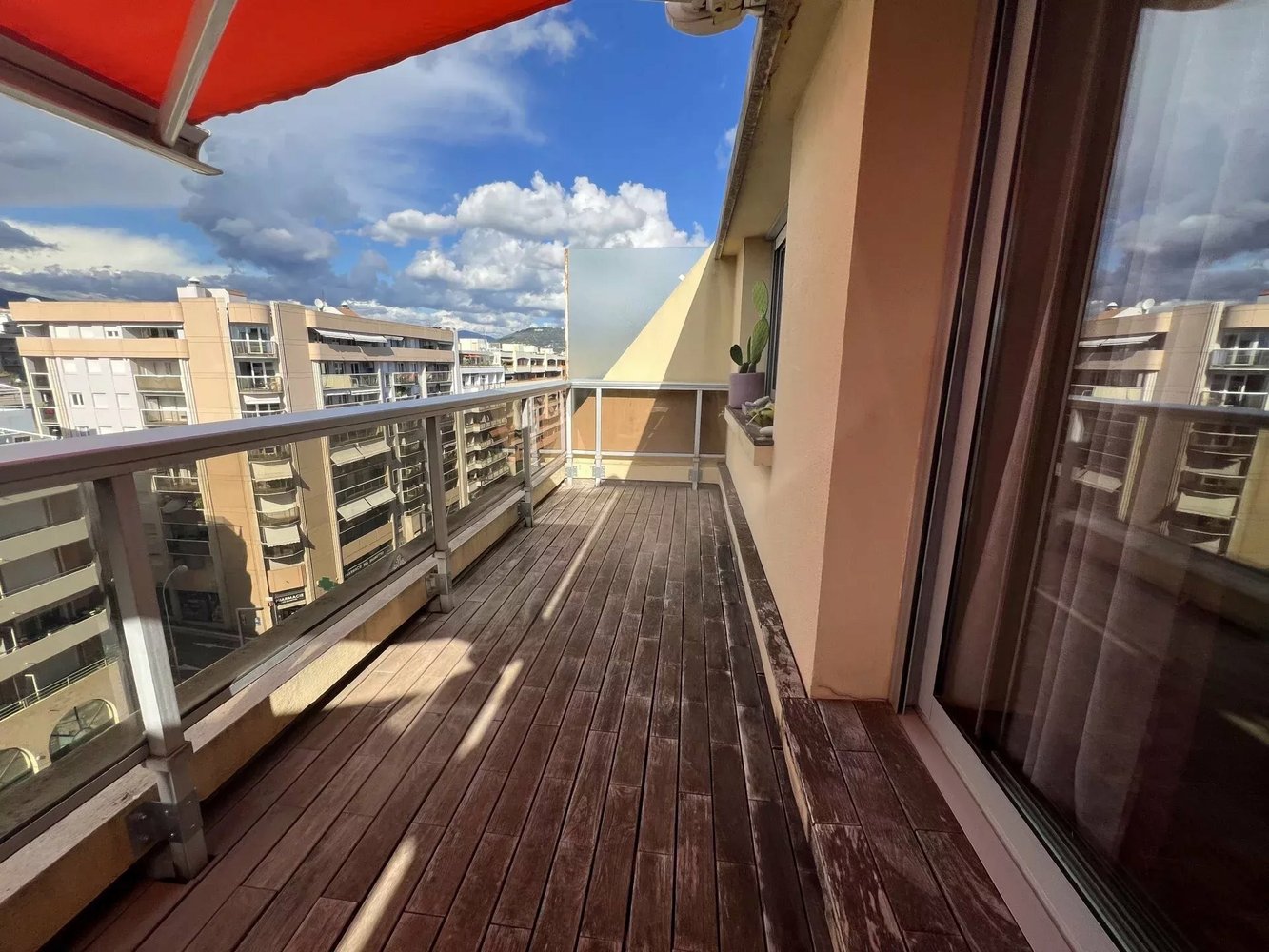 Property photo in Carre d'Or