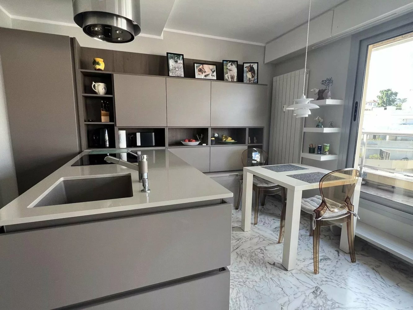 Property photo in Carre d'Or