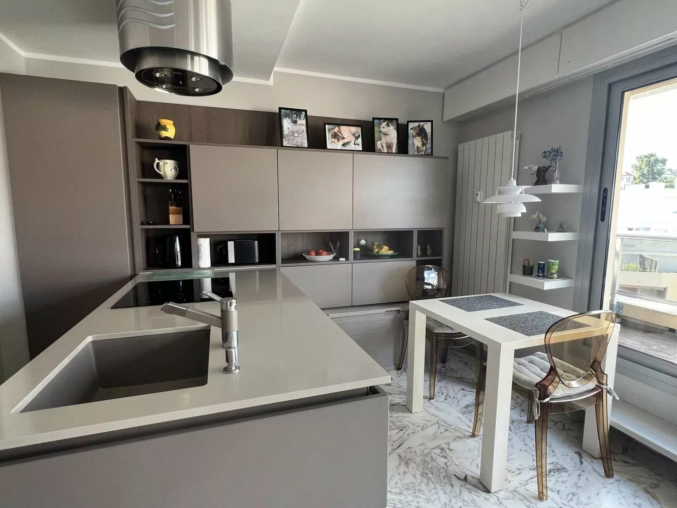 Property photo in Carre d'Or