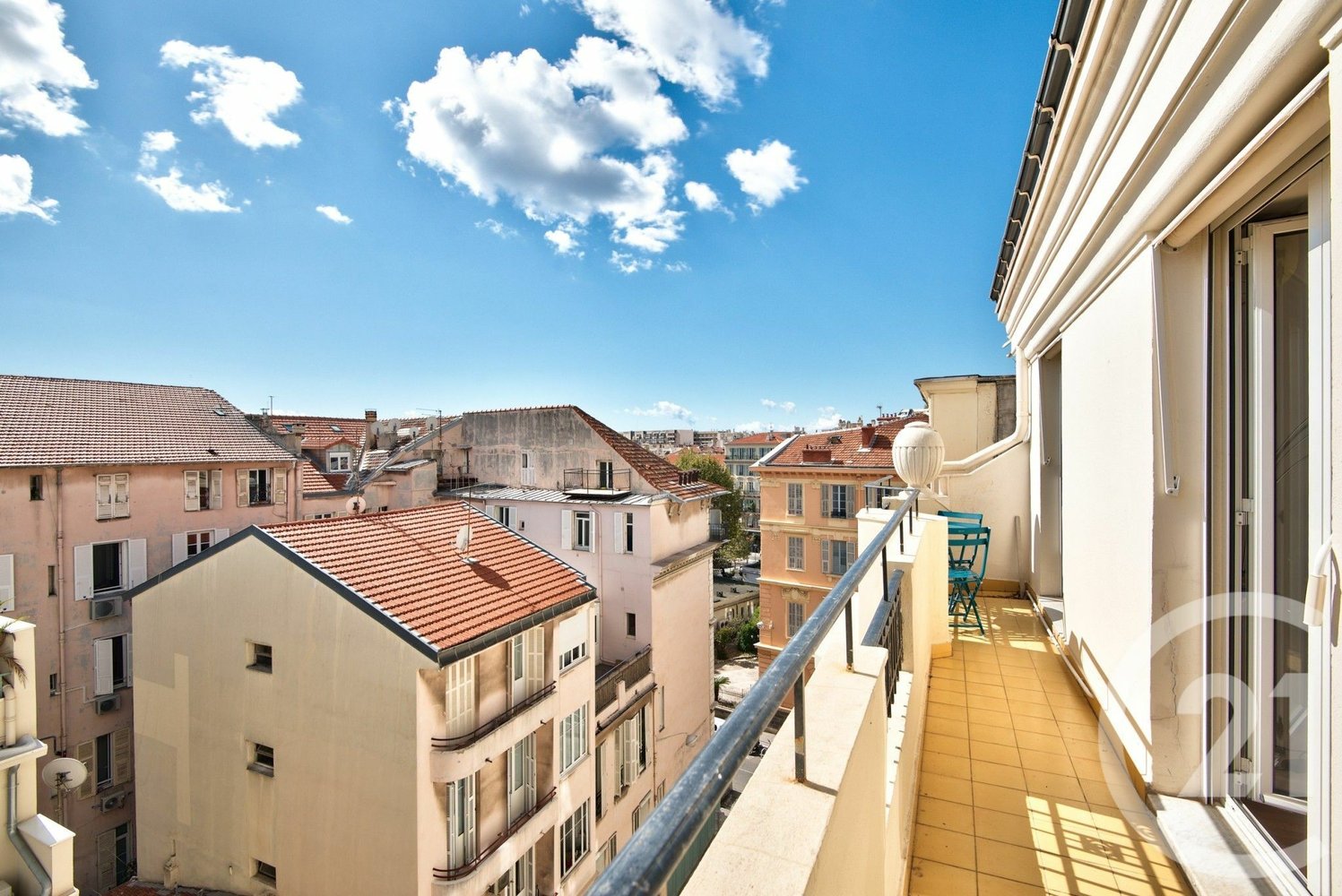 Property photo in Carre d'Or