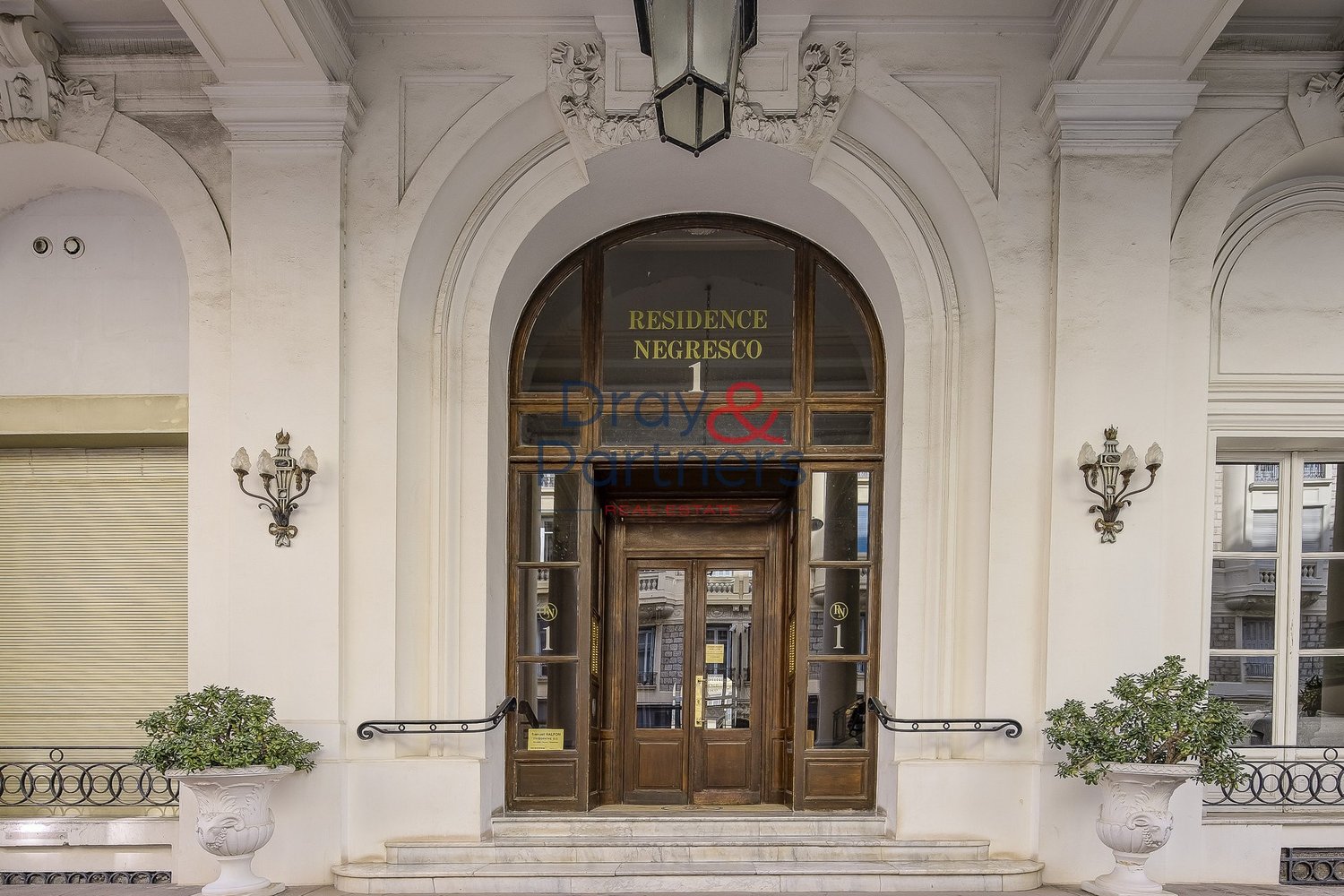 Property photo in Carre d'Or