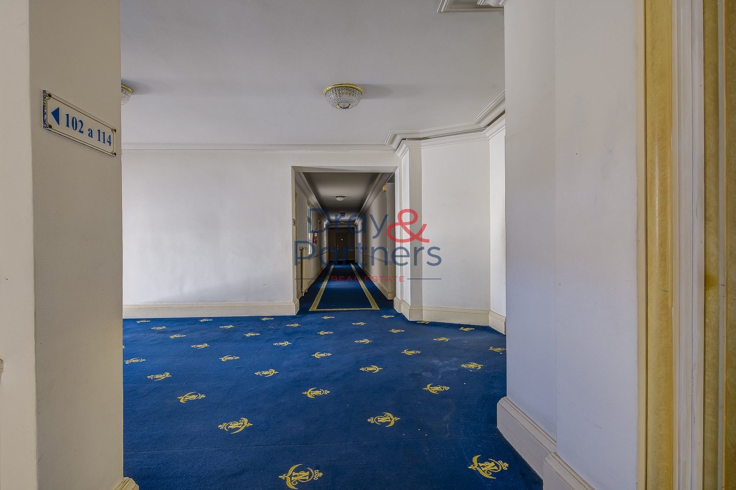 Property photo in Carre d'Or