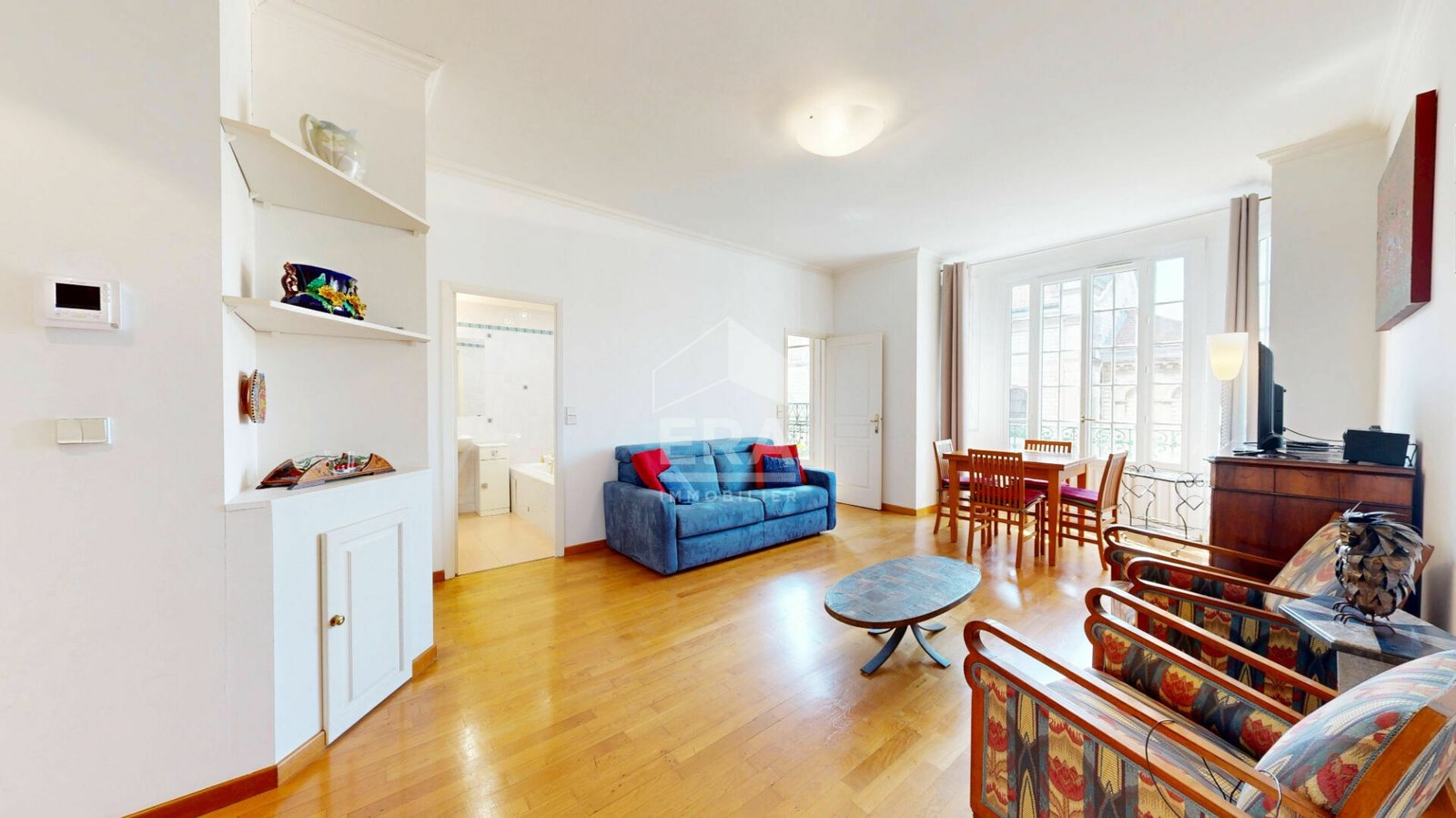 Property photo in Carre d'Or