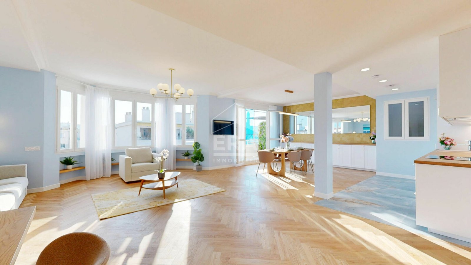 Property photo in Carre d'Or