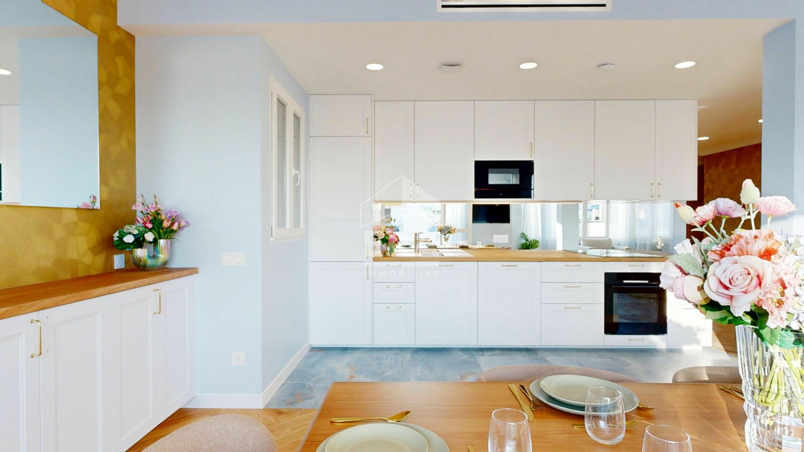 Property photo in Carre d'Or