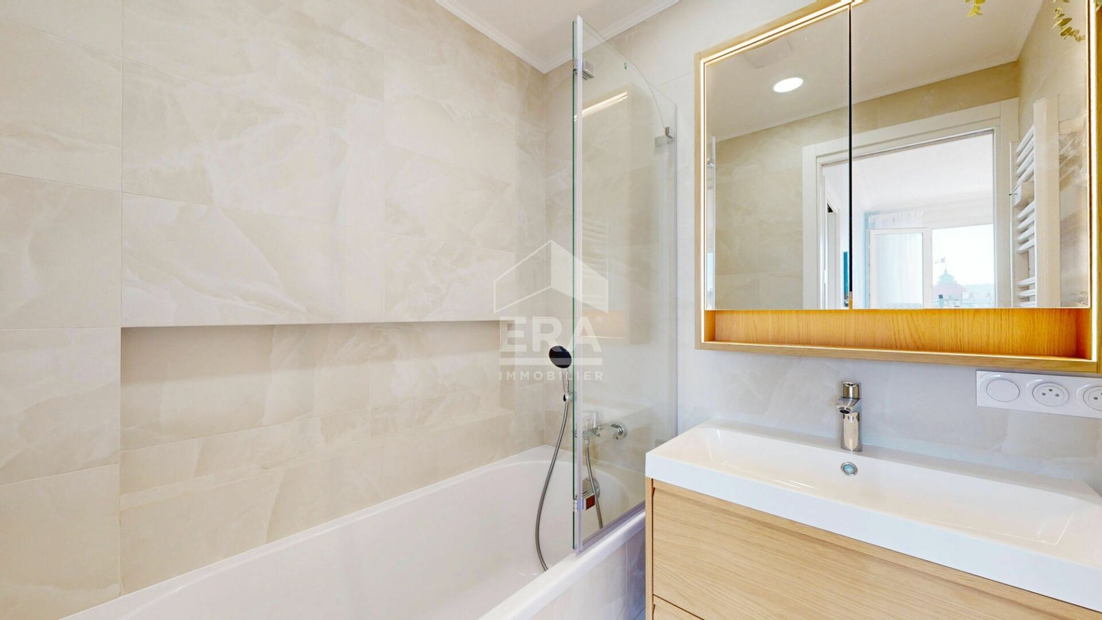 Property photo in Carre d'Or