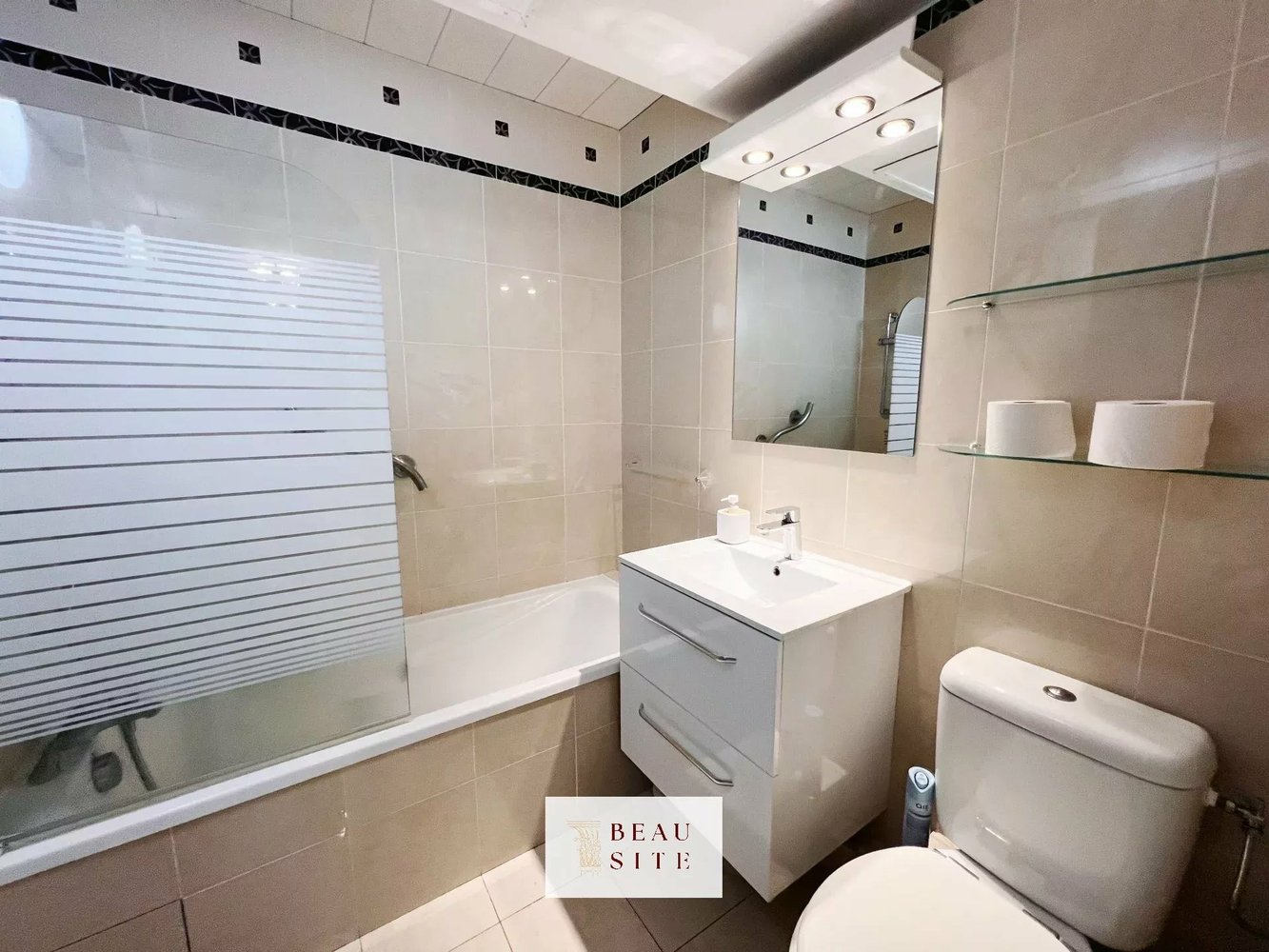 Property photo in Carre d'Or