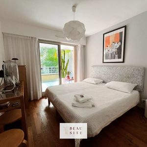 Property in Carre d'Or