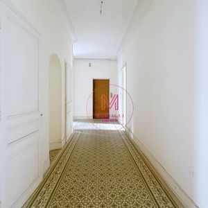 Property in Carre d'Or