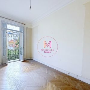 Property in Carre d'Or