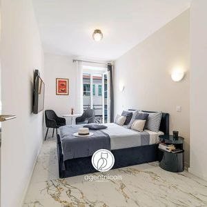 Property in Carre d'Or