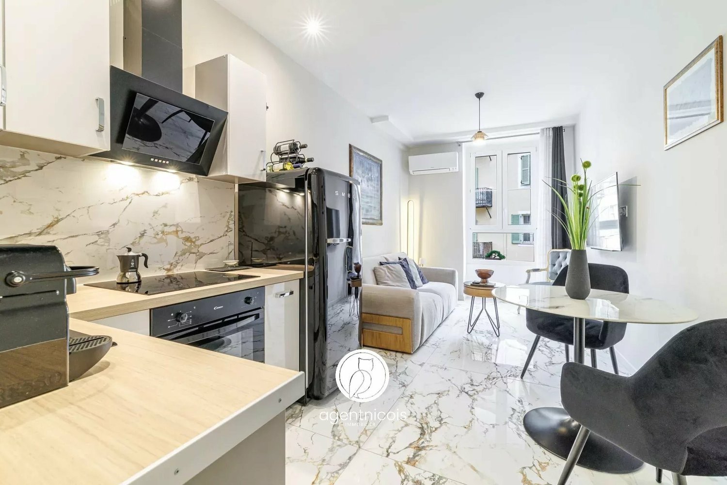 Property photo in Carre d'Or