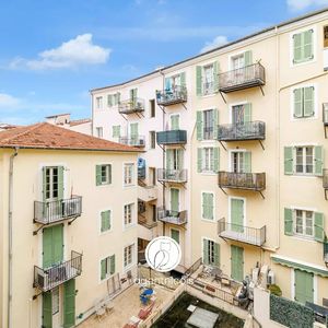 Property in Carre d'Or