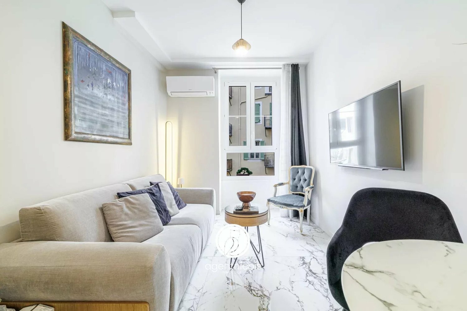 Property photo in Carre d'Or