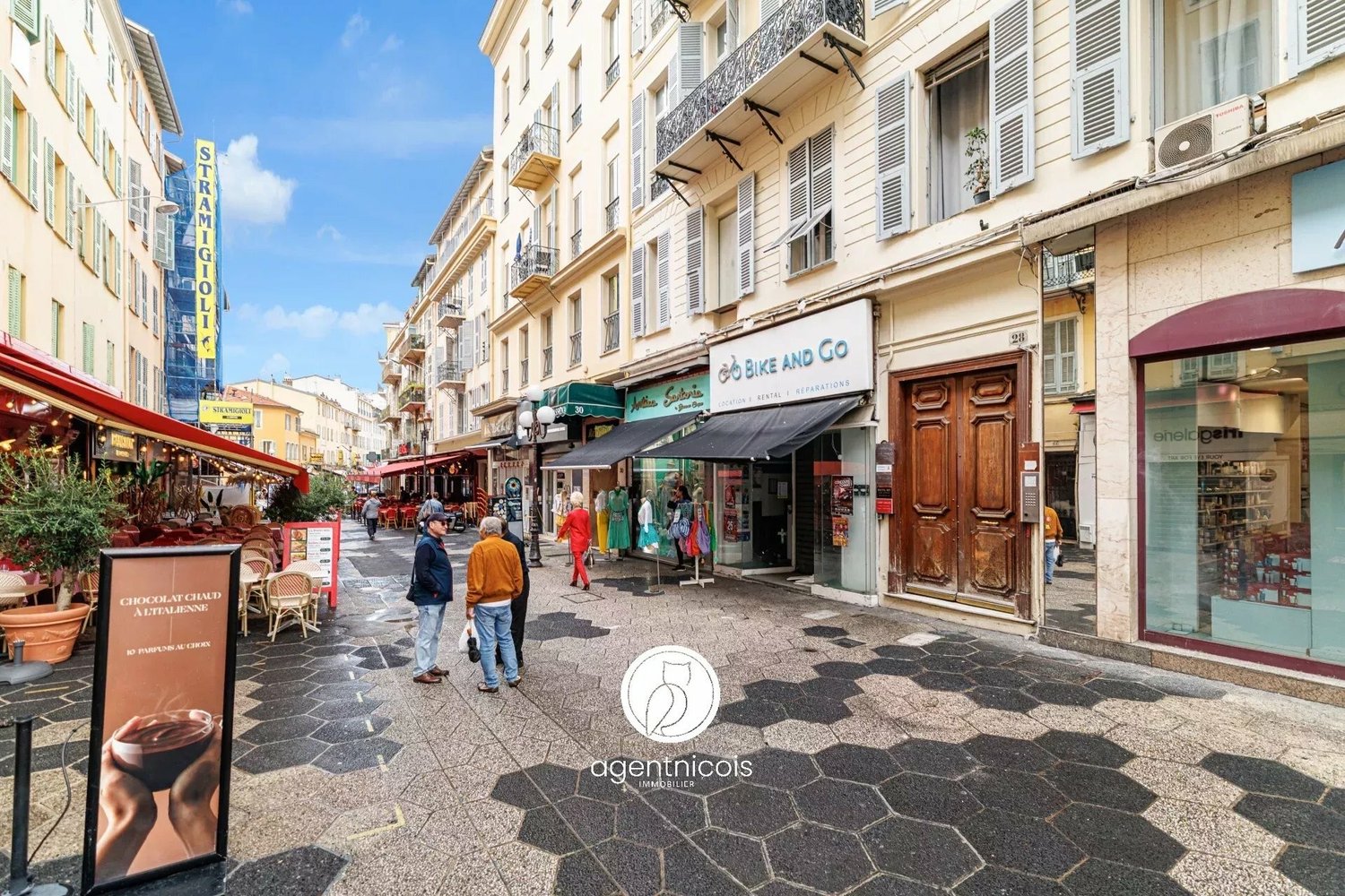 Property photo in Carre d'Or