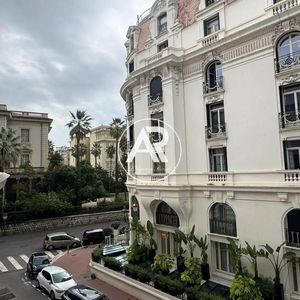 Property in Carre d'Or